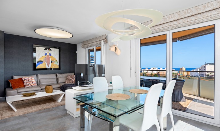 Sale - Apartment / Flat -
El Campello - El Amerador