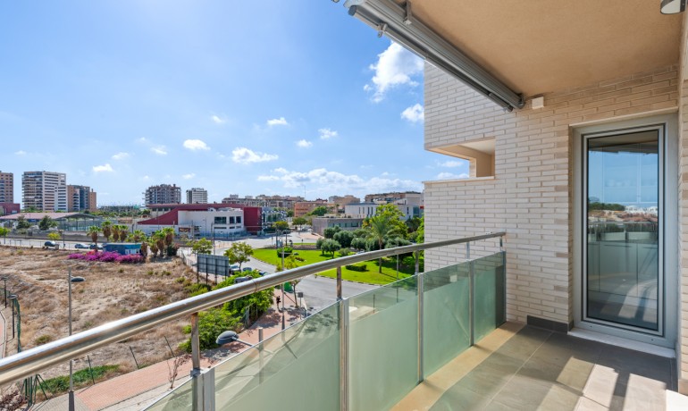 Sale - Apartment / Flat -
El Campello - El Amerador