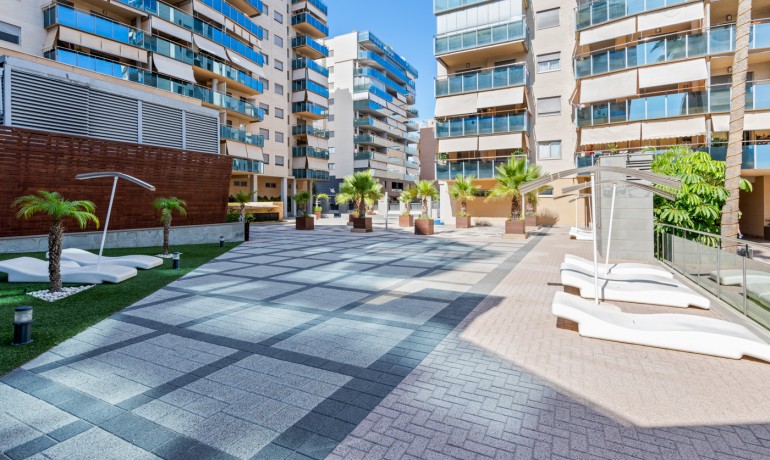 Sale - Apartment / Flat -
El Campello - El Amerador