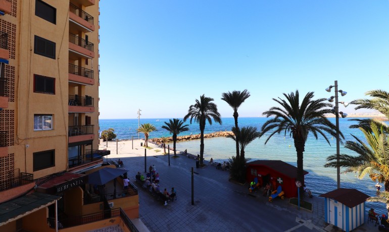 Sale - Apartment / Flat -
Torrevieja* - Playa del Cura*