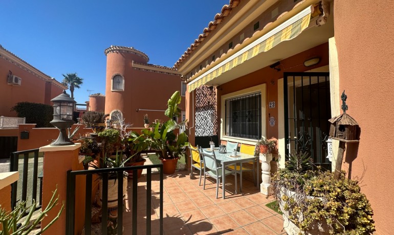 Sale - Villa -
Orihuela Costa* - Playa Flamenca*