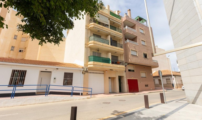 Sale - Apartment / Flat -
Torrevieja* - La Mata*