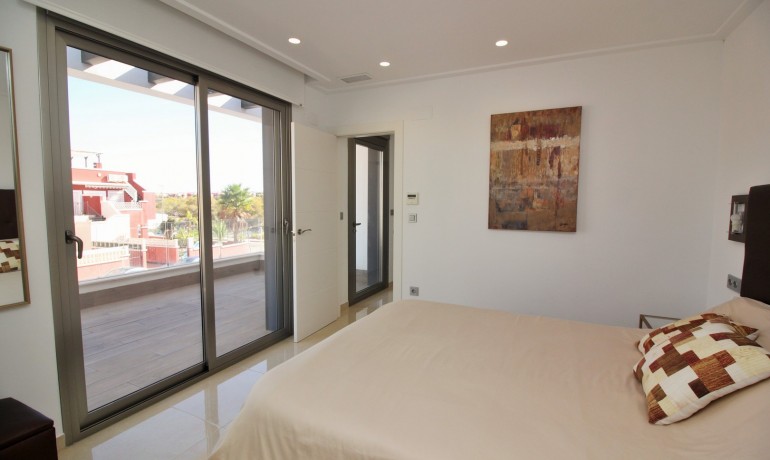 Sale - Villa -
Orihuela Costa* - Villamartin*