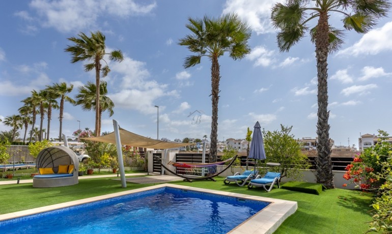 Revente - Villa -
Orihuela* - Vistabella Golf*