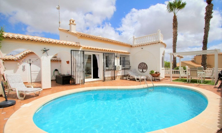 Revente - Villa -
Orihuela Costa* - Villamartin*