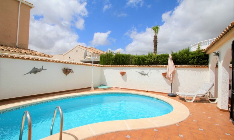 Sale - Villa -
Orihuela Costa* - Villamartin*