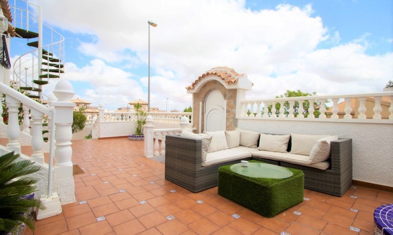 Sale - Villa -
Orihuela Costa* - Villamartin*