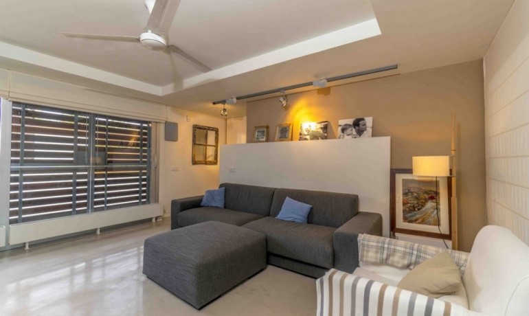 Sale - Villa -
Orihuela Costa - Campoamor