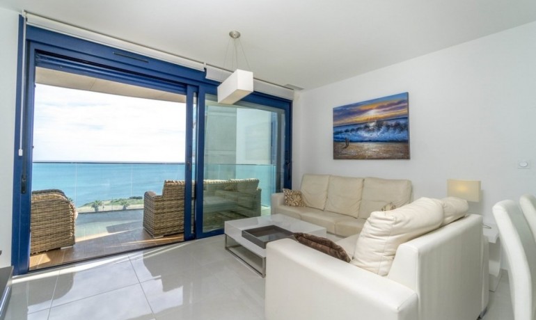 Sale - Apartment / Flat -
Torrevieja - Punta prima