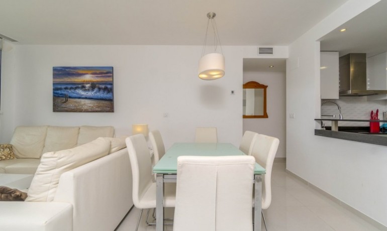 Sale - Apartment / Flat -
Torrevieja - Punta prima