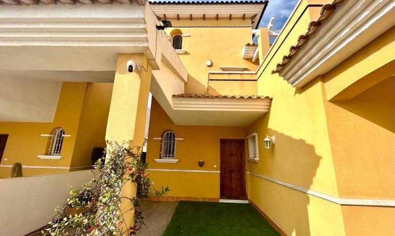 Sale - Villa -
Orihuela Costa - Cabo Roig