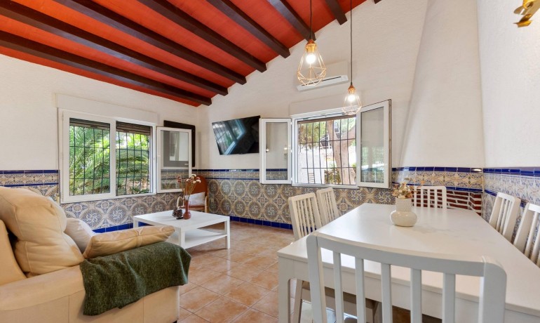 Sale - Villa -
Orihuela Costa - Punta Prima