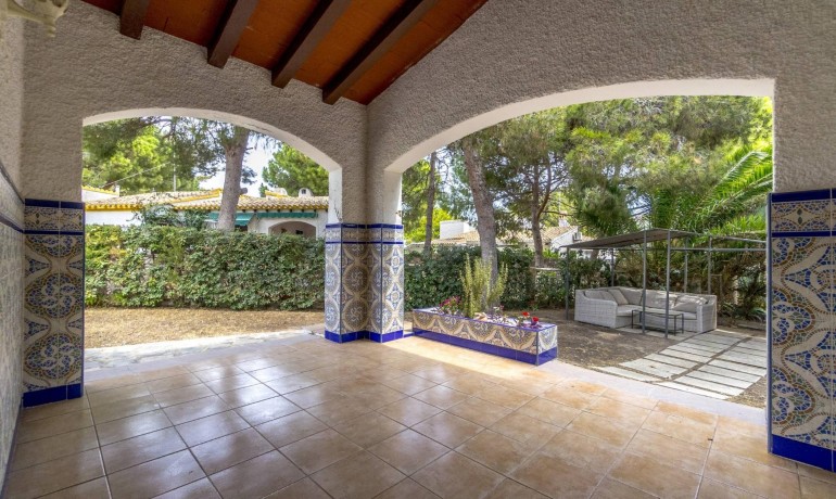 Sale - Villa -
Orihuela Costa - Punta Prima