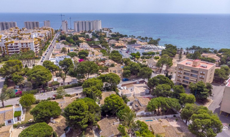 Herverkoop - Villa -
Orihuela Costa - Punta Prima