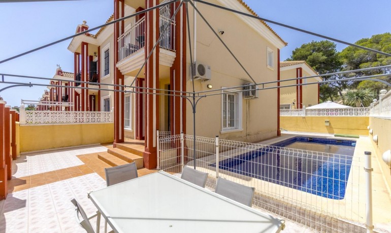 Sale - Townhouse -
Orihuela Costa - Campoamor