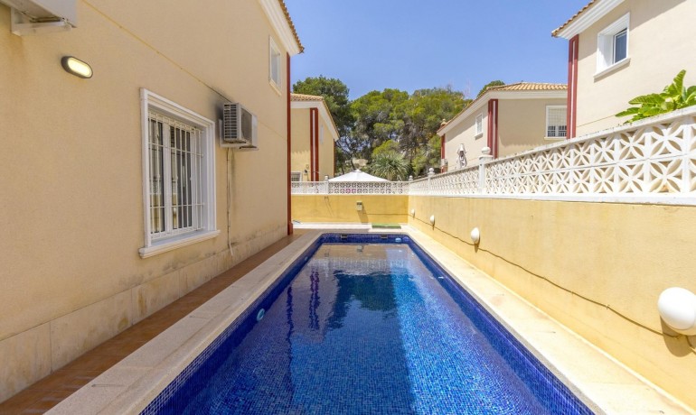 Sale - Townhouse -
Orihuela Costa - Campoamor