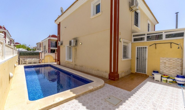 Revente - Maison de ville -
Orihuela Costa* - Campoamor