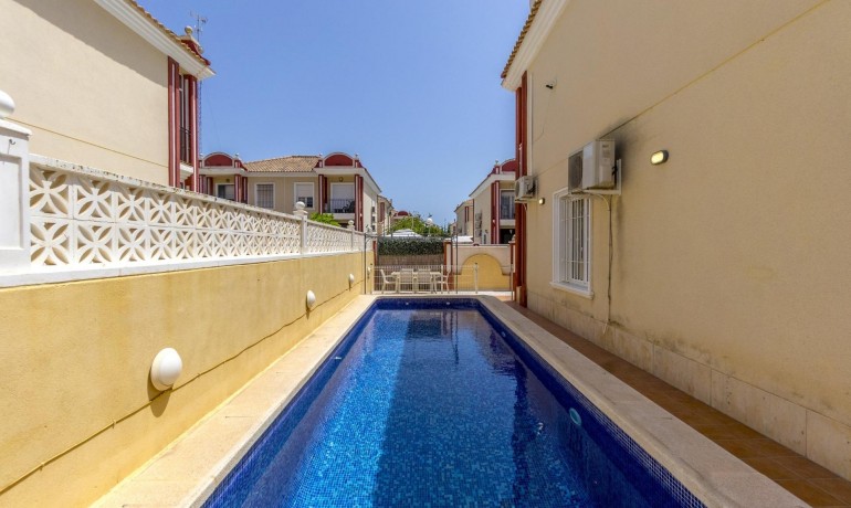 Revente - Maison de ville -
Orihuela Costa - Campoamor