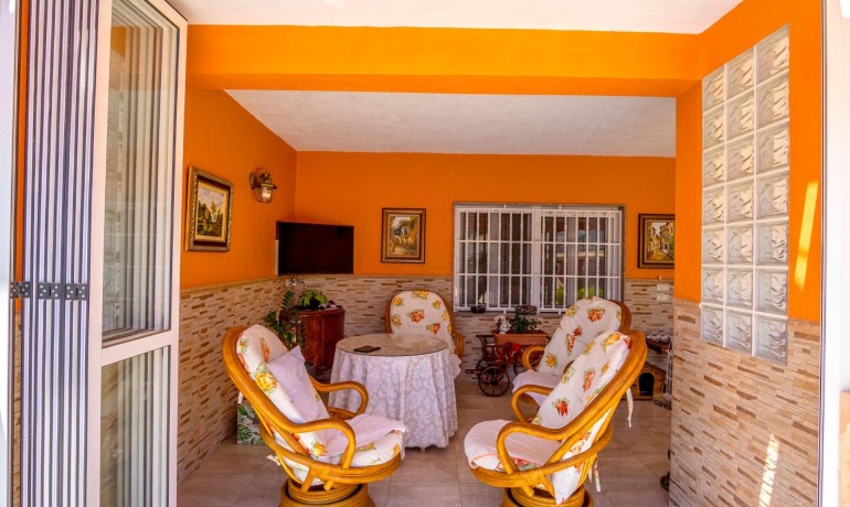 Sale - Villa -
Orihuela Costa - Campoamor