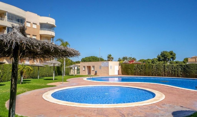 Sale - Apartment / Flat -
Orihuela Costa - Campoamor