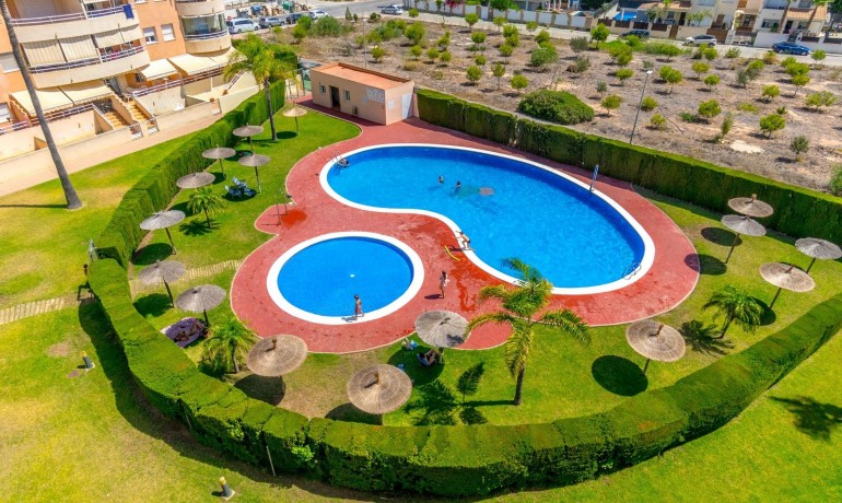 Sale - Apartment / Flat -
Orihuela Costa - Campoamor