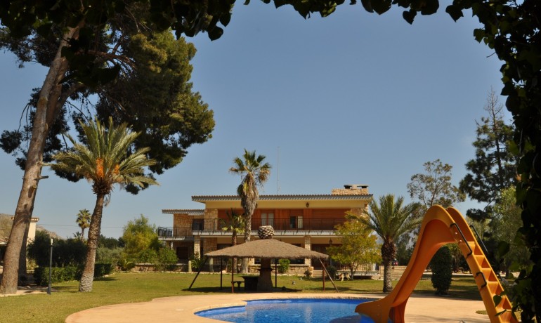 Revente - Villa -
Alicante* - Elda*