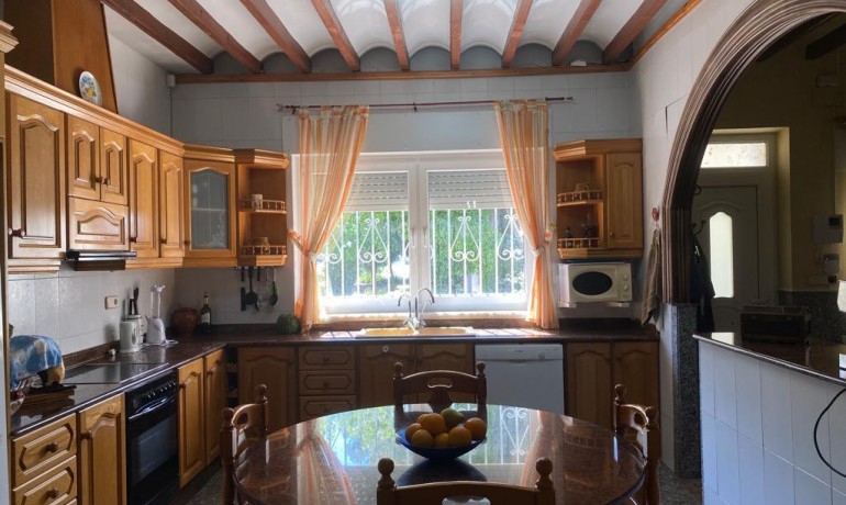 Sale - Finca / Country Property -
Alicante* - Monovar*