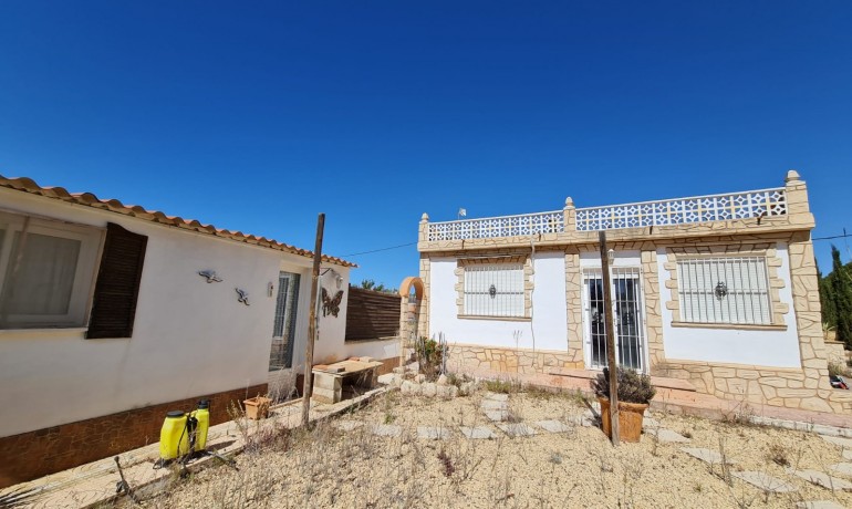 Sale - Villa -
Alicante* - Monovar*