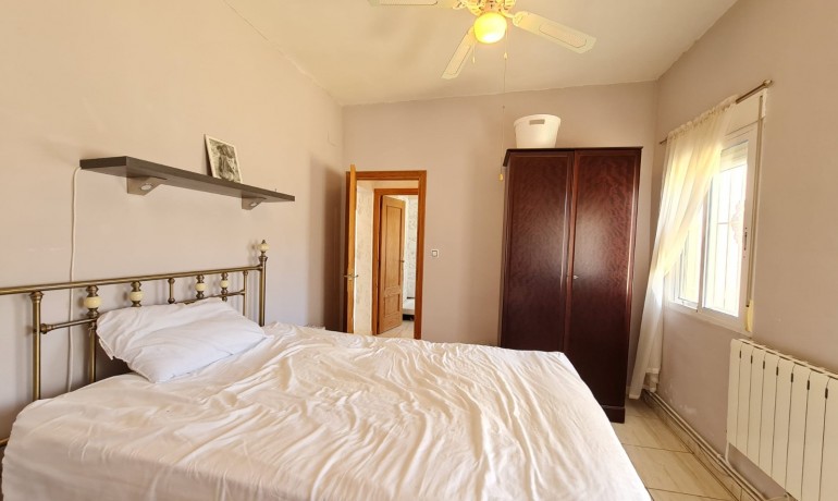 Sale - Villa -
Alicante* - Monovar*