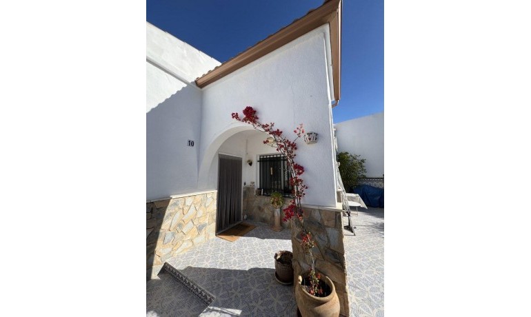 Sale - House -
Alicante* - Algueña*