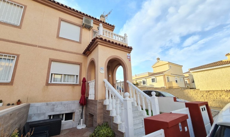 Revente - Maison -
Alicante* - Monforte del Cid*