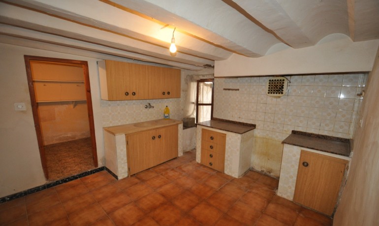 Sale - House -
Pinoso* - Culebron*