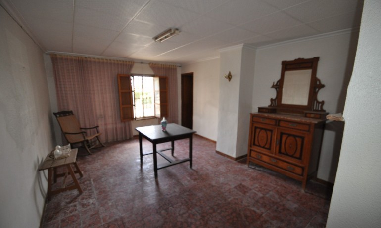 Sale - House -
Pinoso* - Culebron*