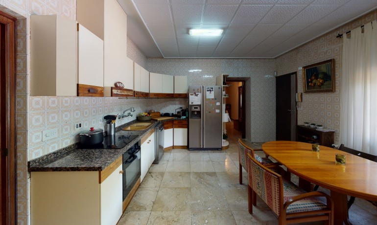 Sale - Villa -
Alicante* - Monovar*