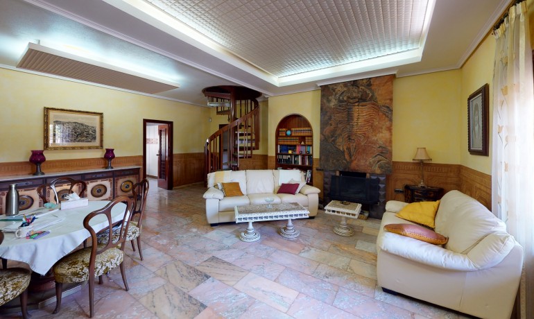 Sale - Villa -
Alicante* - Monovar*