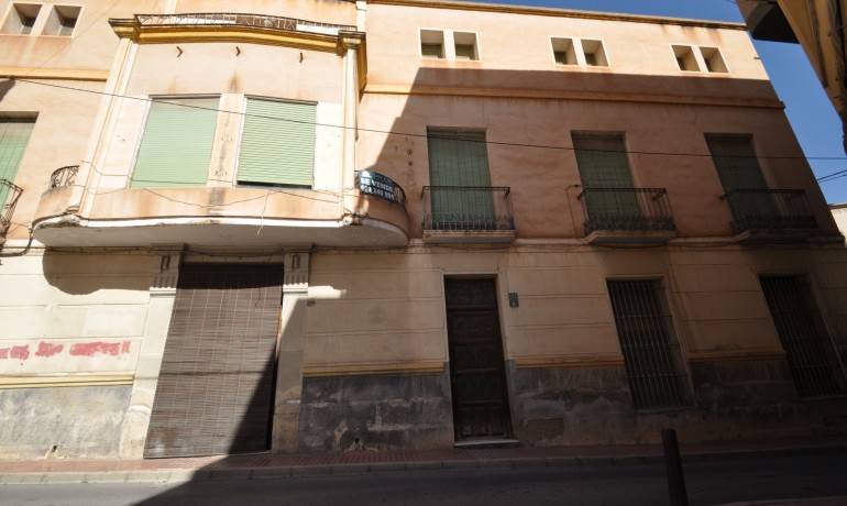 Herverkoop - Huis -
Alicante* - Monovar*