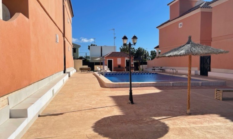 Sale - Villa -
Alicante* - Almoradi*