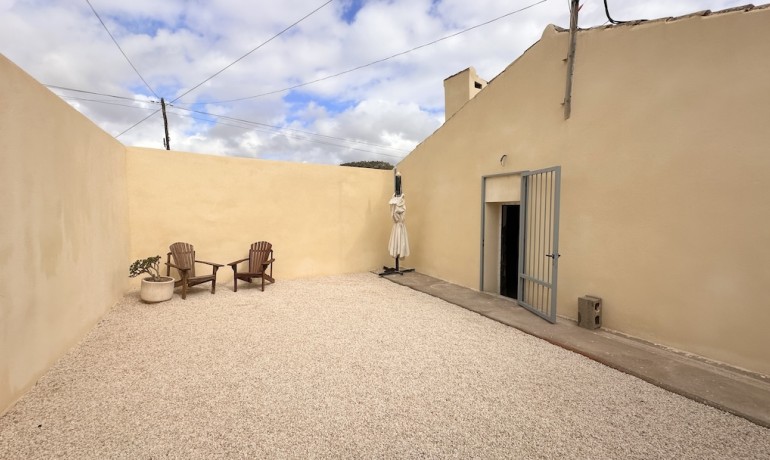 Sale - Villa -
Alicante* - La Romana*