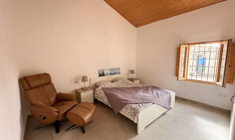 Sale - Villa -
Alicante* - La Romana*