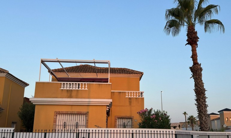 Sale - Villa -
Guardamar del Segura - Guardamar Del Segura