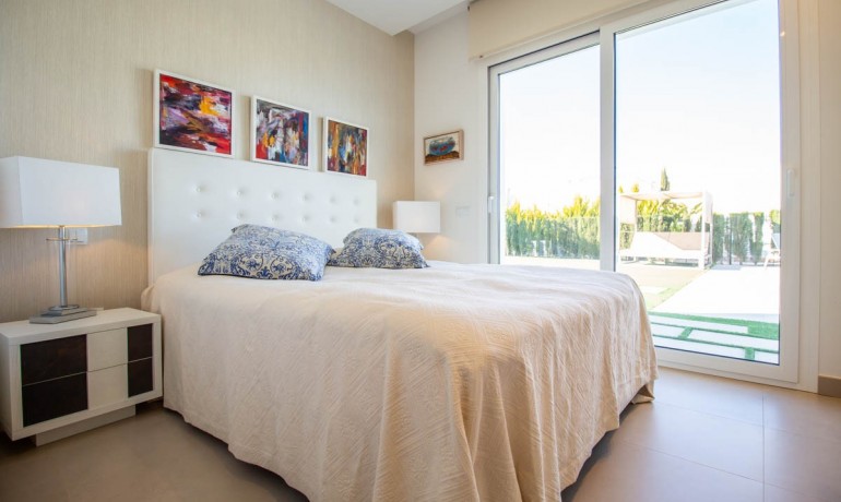 Sale - Villa -
Orihuela - Las colinas