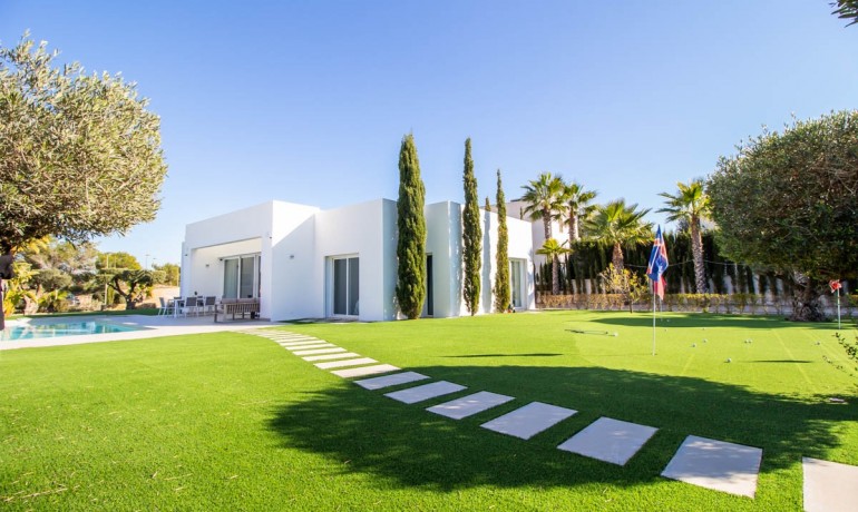 Sale - Villa -
Orihuela - Las colinas