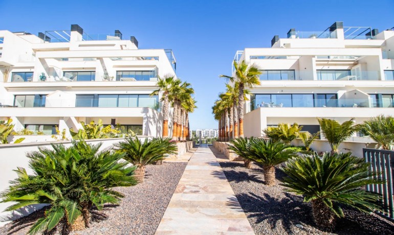 Sale - Apartment / Flat -
Orihuela Costa* - Las Colinas Golf*