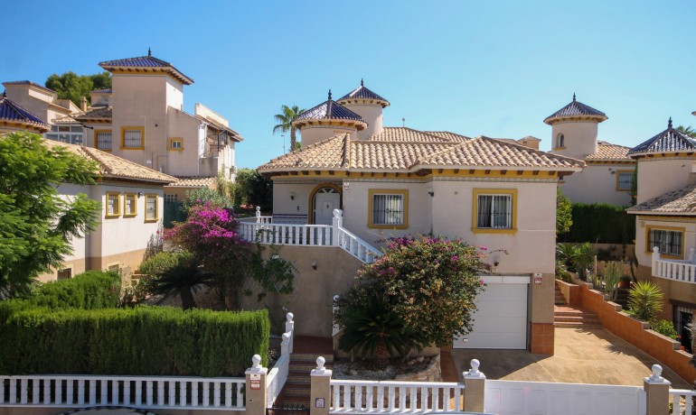 Herverkoop - Villa -
Orihuela Costa* - Orihuela Costa Alicante