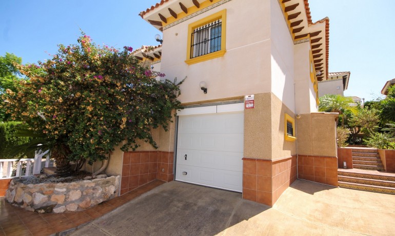 Herverkoop - Villa -
Orihuela Costa* - Orihuela Costa Alicante