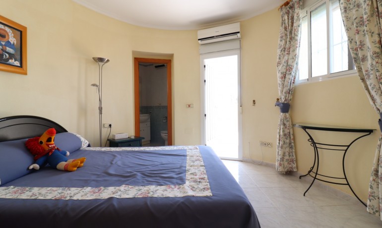 Sale - Villa -
Algorfa