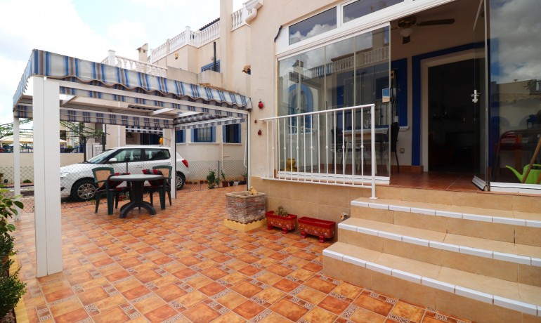 Herverkoop - Villa -
Alicante* - Daya Vieja*