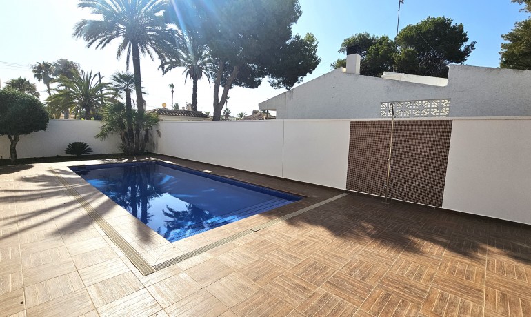 Revente - Villa -
Orihuela Costa* - Cabo Roig*