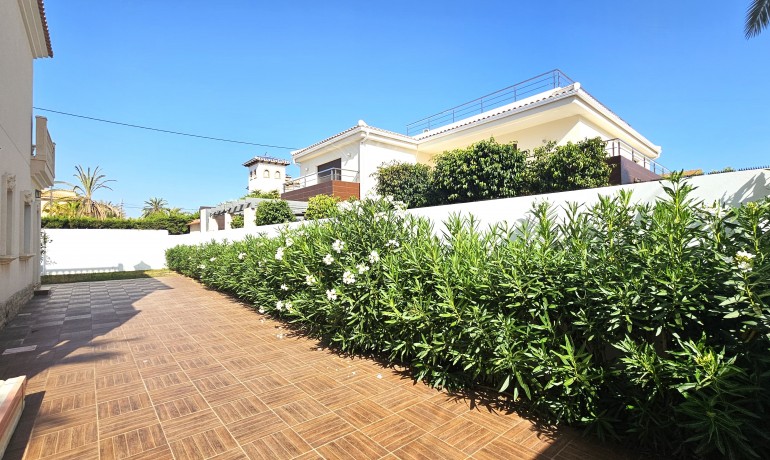 Sale - Villa -
Orihuela Costa* - Cabo Roig*