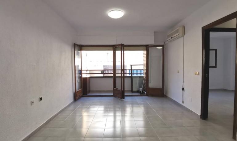 Sale - Apartment / Flat -
Torrevieja - Estacion de autobuses